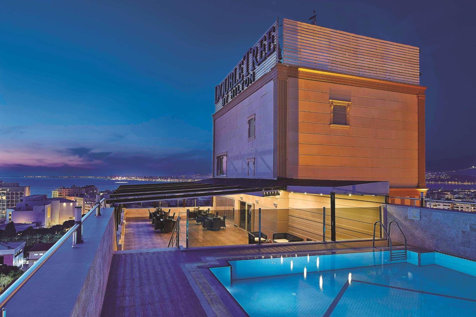 Doubletree By Hilton Izmir - Alsancak Hotel Exterior photo